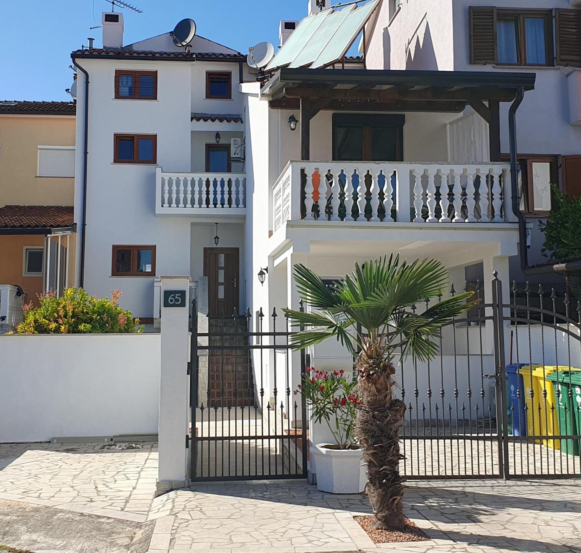 Apartments Dejana Štinjan Eksteriør billede